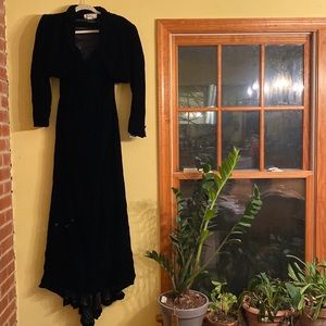 Vintage sleeveless  Victor Costa for Saks Fifth Avenue 2 piece Velvet silk dress